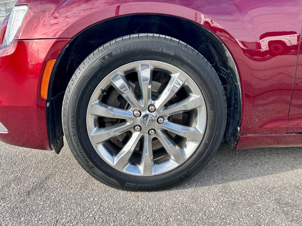 Used 2017 Chrysler 300 Limited w/ Value Package image 32