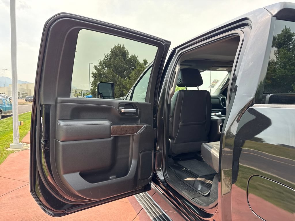 Used 2021 GMC Sierra 2500 Denali w/ Denali Black Diamond Edition AWD/4WD image 18