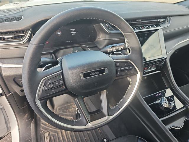 Used 2023 Jeep Grand Cherokee Altitude image 10
