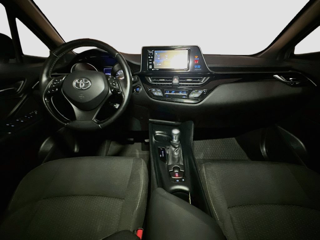 Used 2018 Toyota C-HR XLE FWD image 12