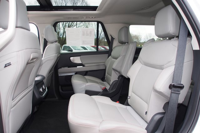 Certified 2025 Ford Expedition Active image 23