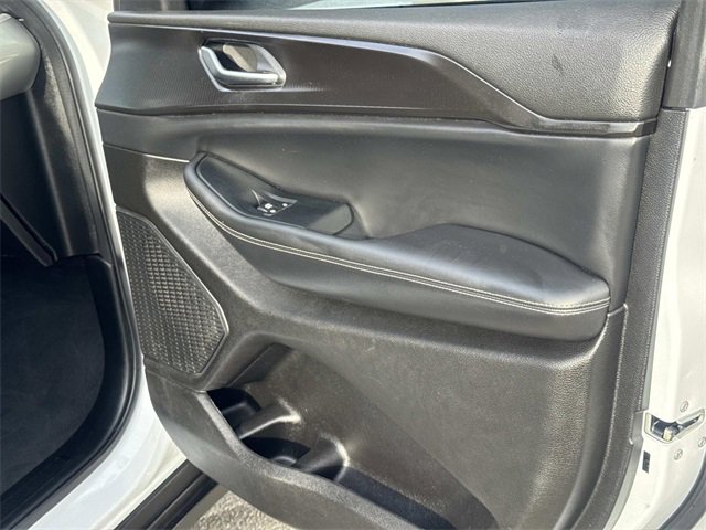 Used 2023 Jeep Grand Cherokee L Laredo image 34