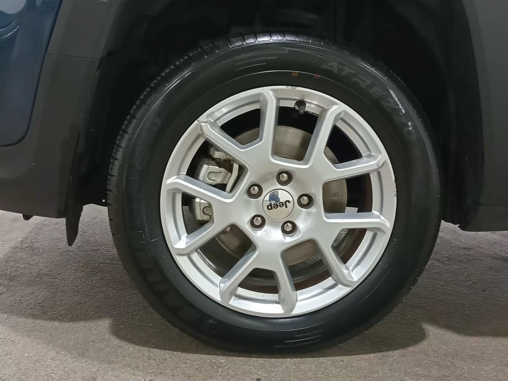 Used 2023 Jeep Renegade Latitude AWD/4WD image 12