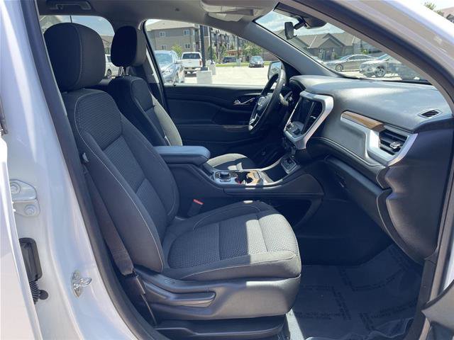 Used 2023 GMC Acadia SLE w/ Driver Convenience Package FWD image 18