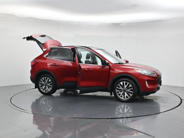 Certified 2022 Ford Escape Titanium w/ Class II Trailer Tow Package AWD/4WD image 50