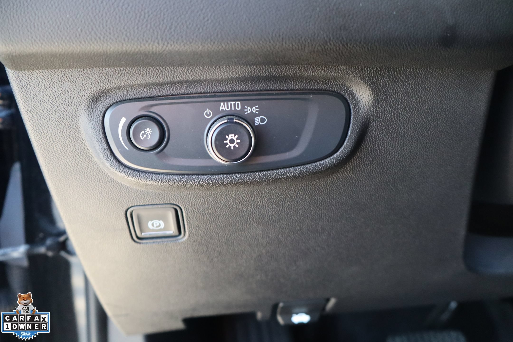 Used 2024 GMC Terrain SLE AWD/4WD image 13
