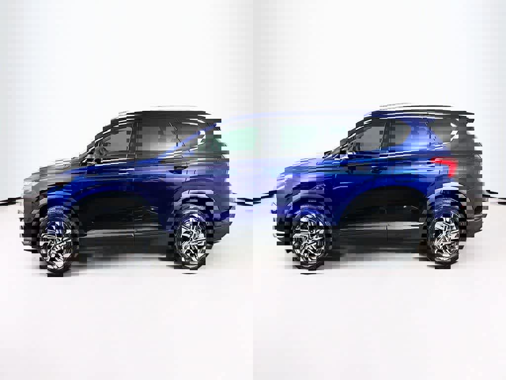 Used 2023 Hyundai Santa Fe SEL FWD image 2