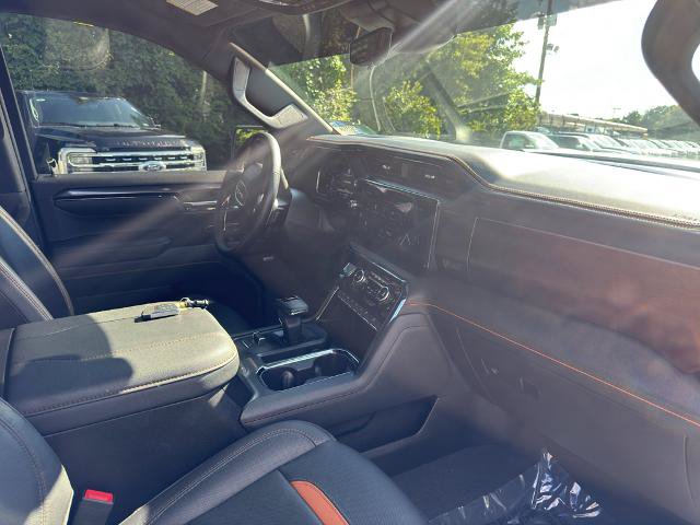 Used 2023 GMC Sierra 1500 AT4 w/ AT4 Premium Package AWD/4WD image 5