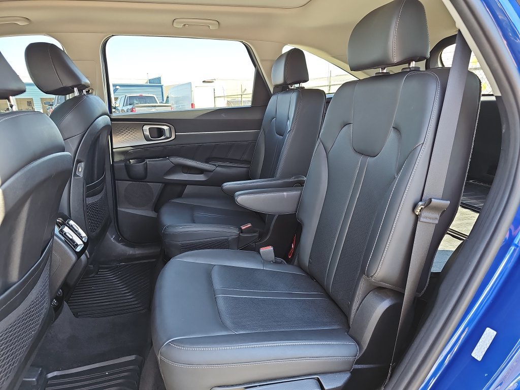 Used 2023 Kia Sorento SX FWD image 14