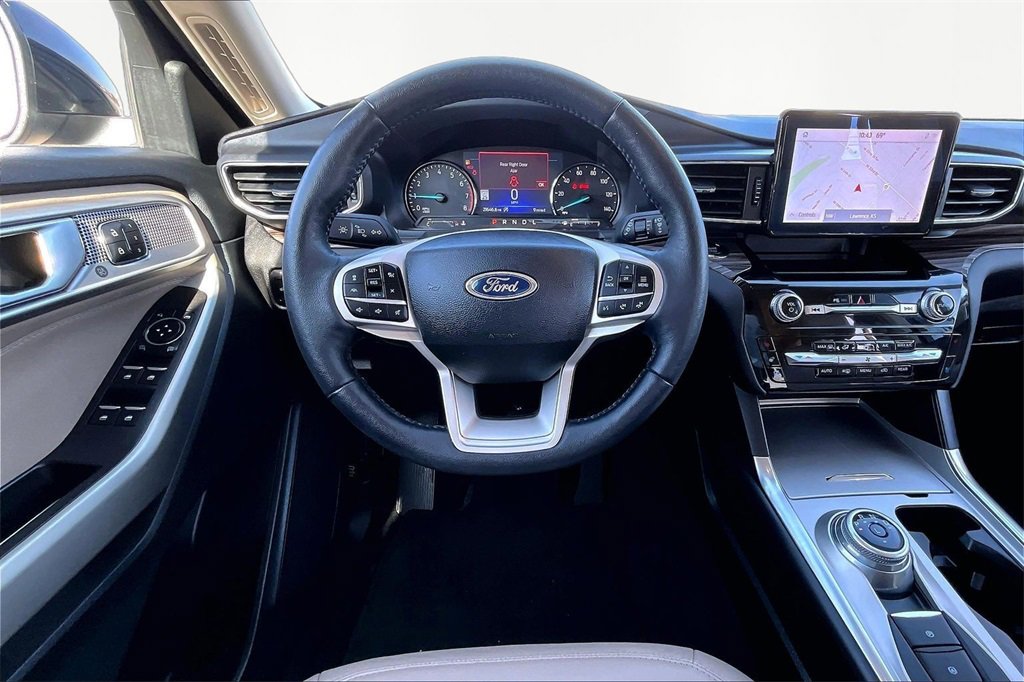 Certified 2023 Ford Explorer Limited w/ Equipment Group 301A image 5