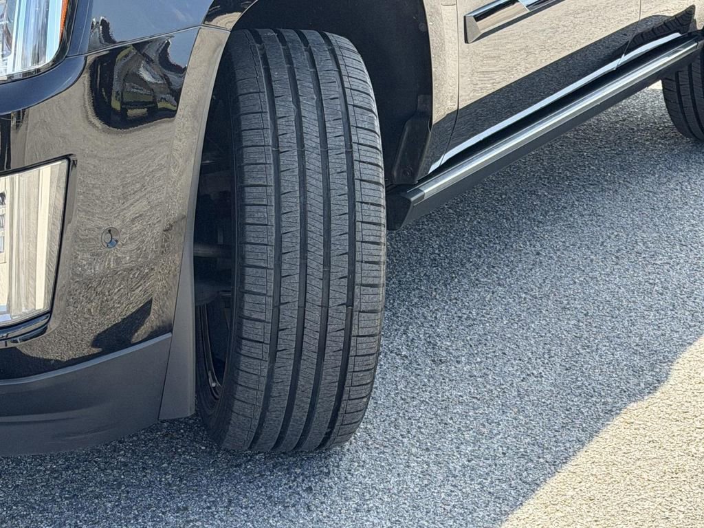 Used 2019 Cadillac Escalade Platinum w/ Escalade Sport Edition image 25