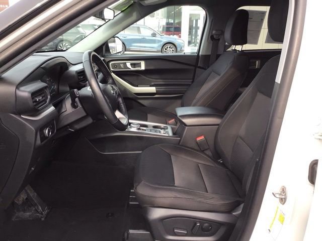 Certified 2023 Ford Explorer XLT w/ Class IV Trailer Tow Package image 9