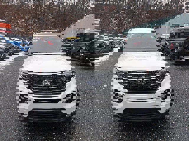 Certified 2020 Ford Explorer XLT w/ Equipment Group 202A image 13