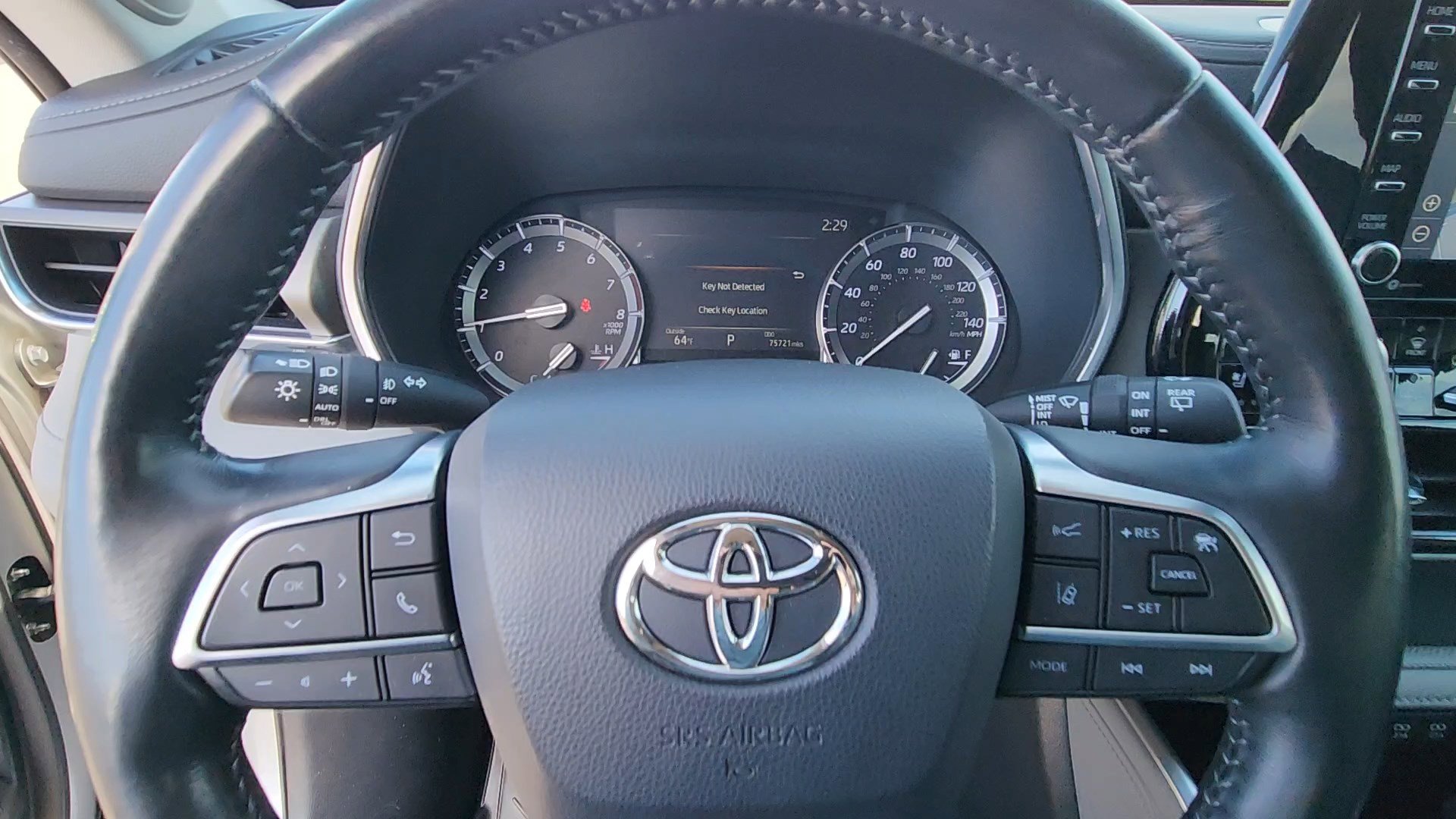 Used 2021 Toyota Highlander Limited image 22