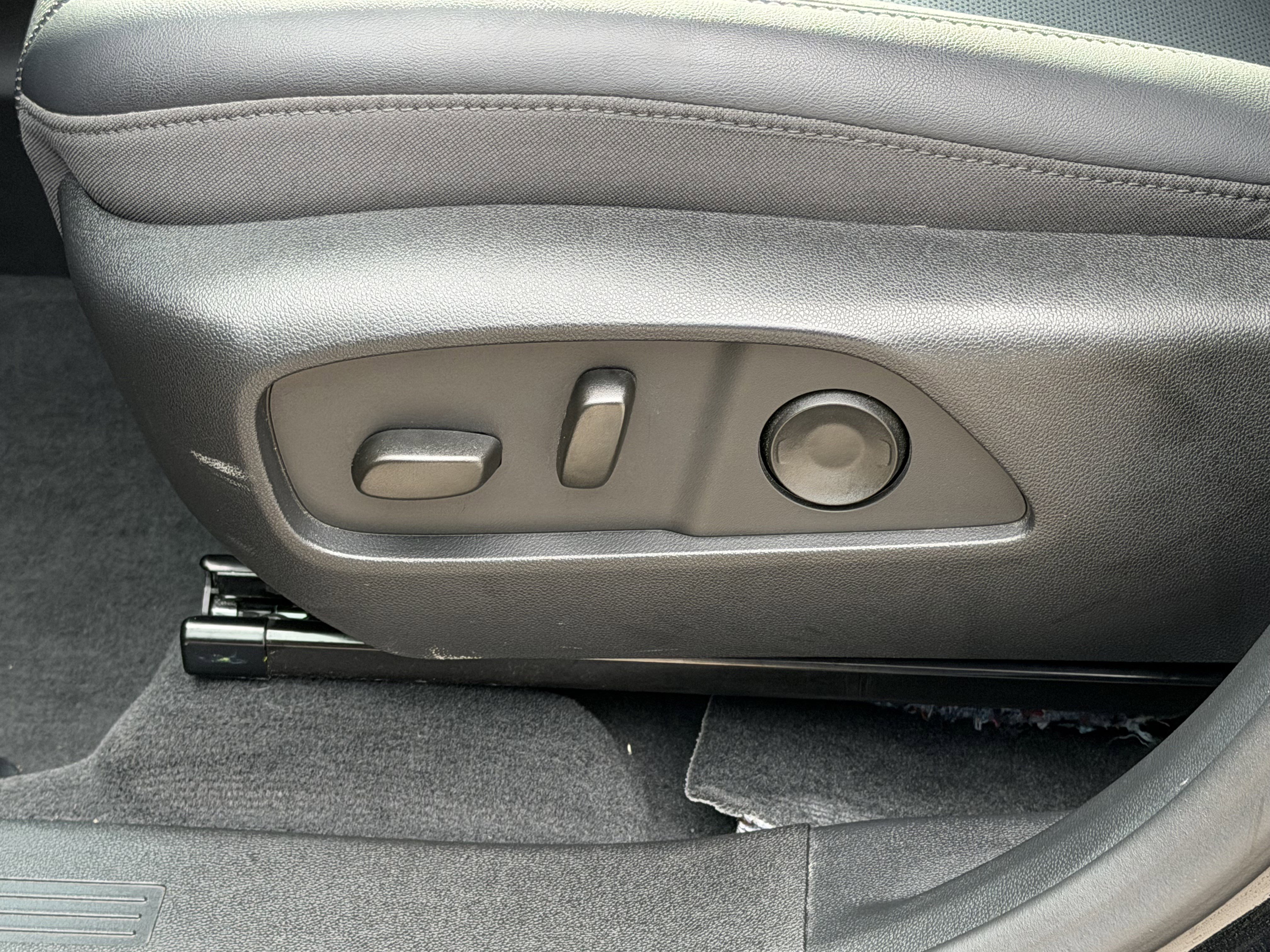 Used 2026 GMC Terrain Elevation w/ Elevation Premium Package FWD image 18