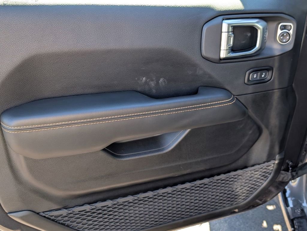 Used 2024 Jeep Wrangler Unlimited Sahara image 22