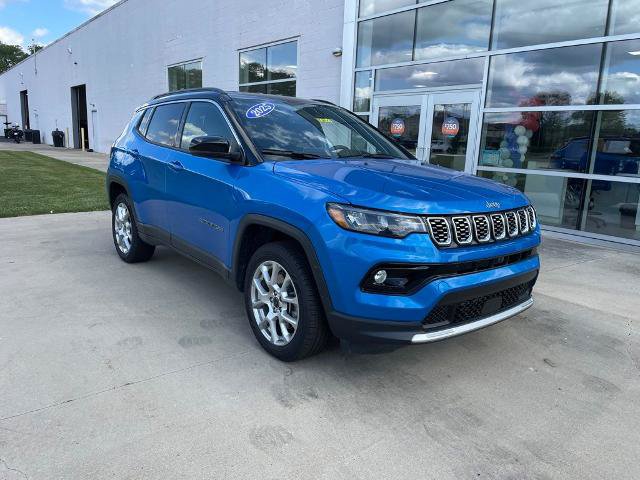 Used 2025 Jeep Compass Limited AWD/4WD image 1