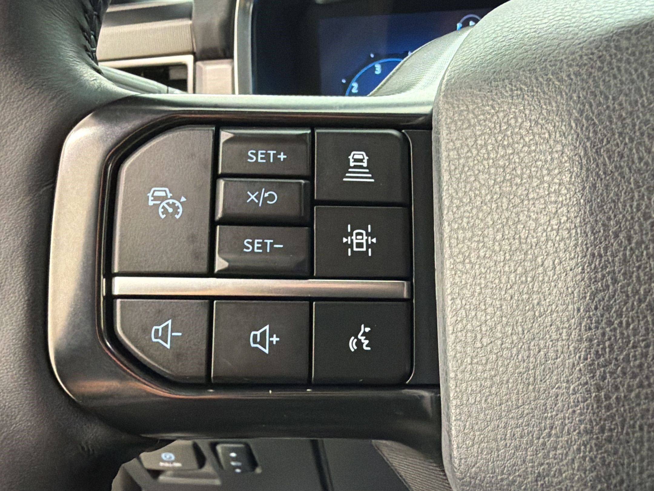 Certified 2024 Ford F150 Platinum w/ FX4 Off-Road Package AWD/4WD image 17