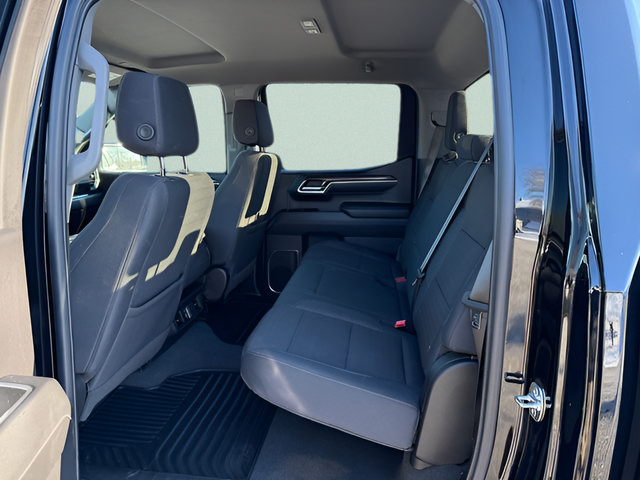 Used 2025 Chevrolet Silverado 1500 LT AWD/4WD image 6