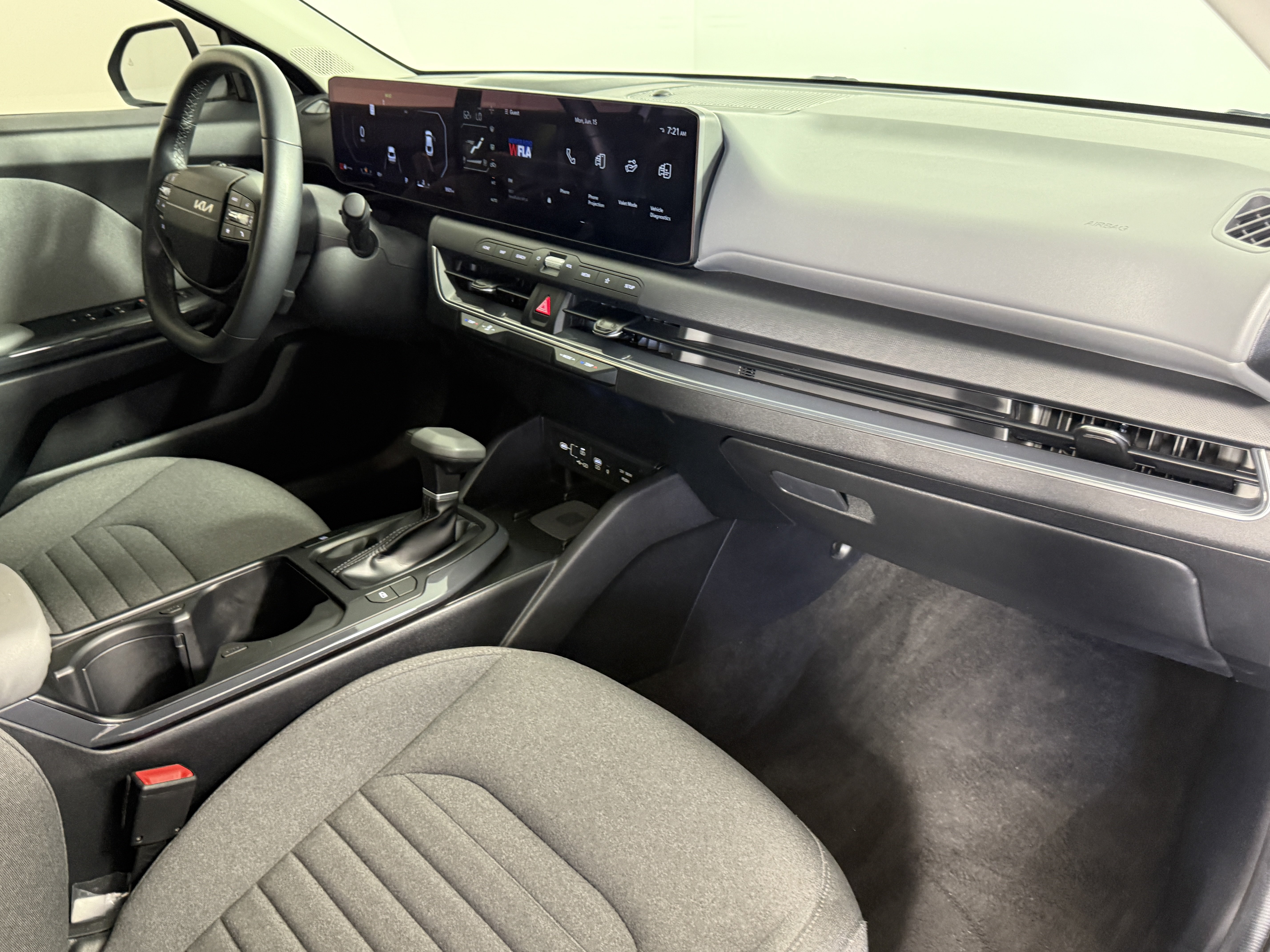 Used 2025 Kia K4 EX FWD image 8