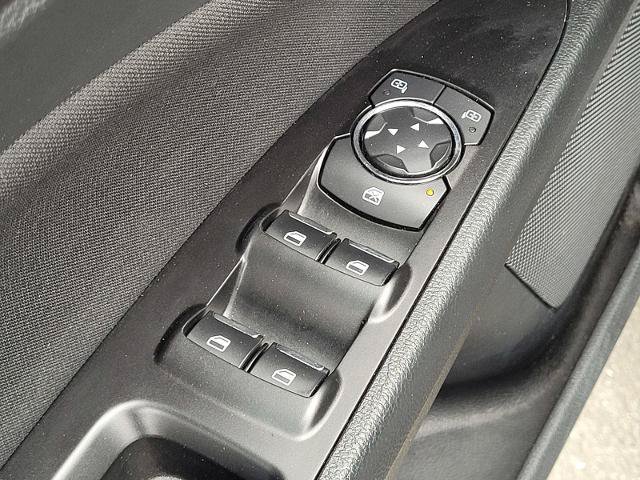 Certified 2018 Ford Fusion SE w/ Equipment Group 201A FWD image 17