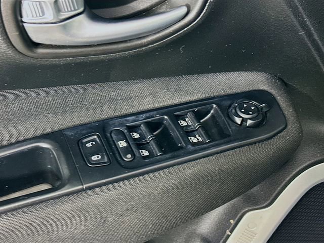 Used 2018 Jeep Renegade Sport w/ Power & Air Group image 24