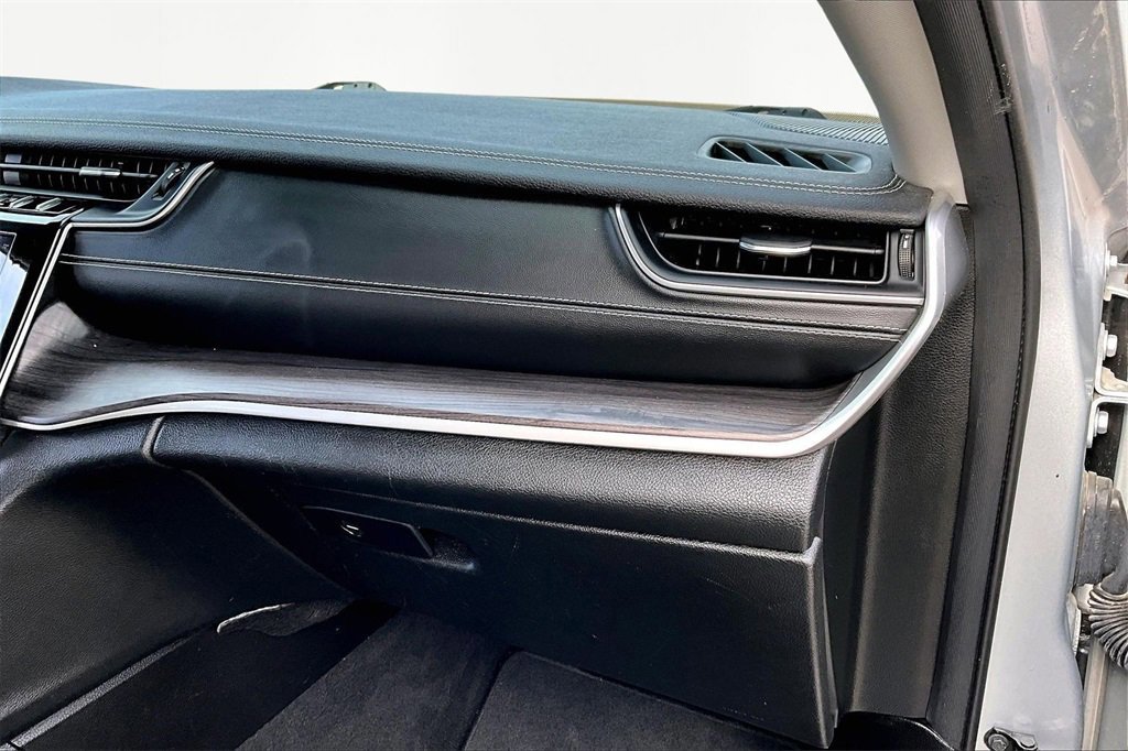 Used 2022 Jeep Grand Cherokee L Limited image 17