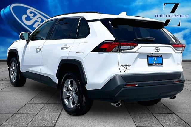 Used 2024 Toyota RAV4 XLE FWD image 2