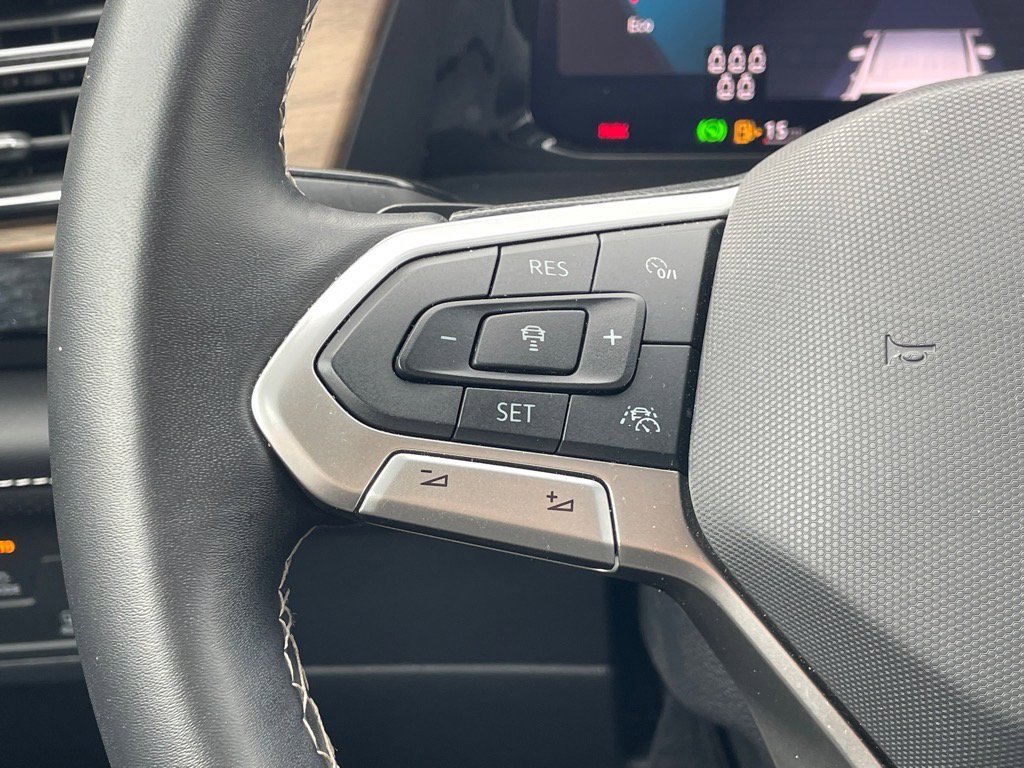 Used 2025 Volkswagen Atlas SE image 19