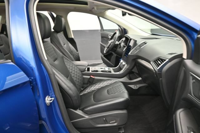 Certified 2024 Ford Edge Titanium w/ Equipment Group 301A AWD/4WD image 30