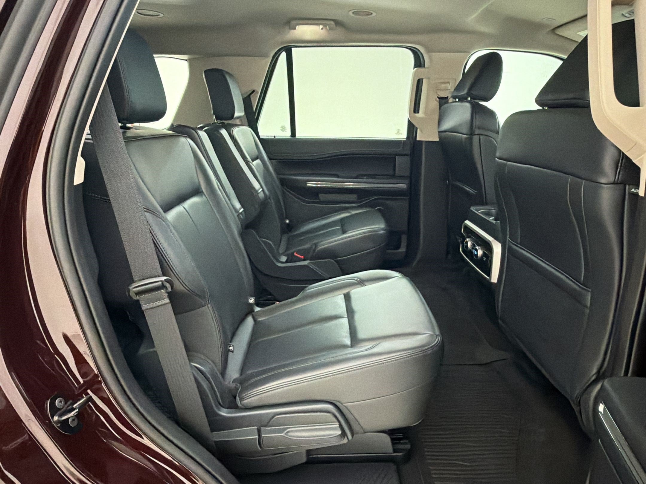 Certified 2024 Ford Expedition XLT RWD image 31