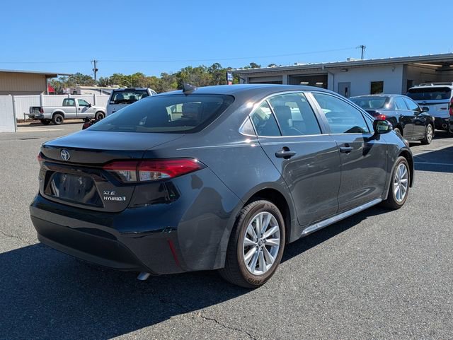 Used 2024 Toyota Corolla SE image 3