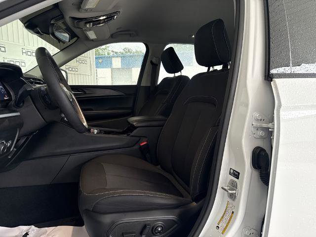 Used 2023 Jeep Grand Cherokee Laredo RWD image 7