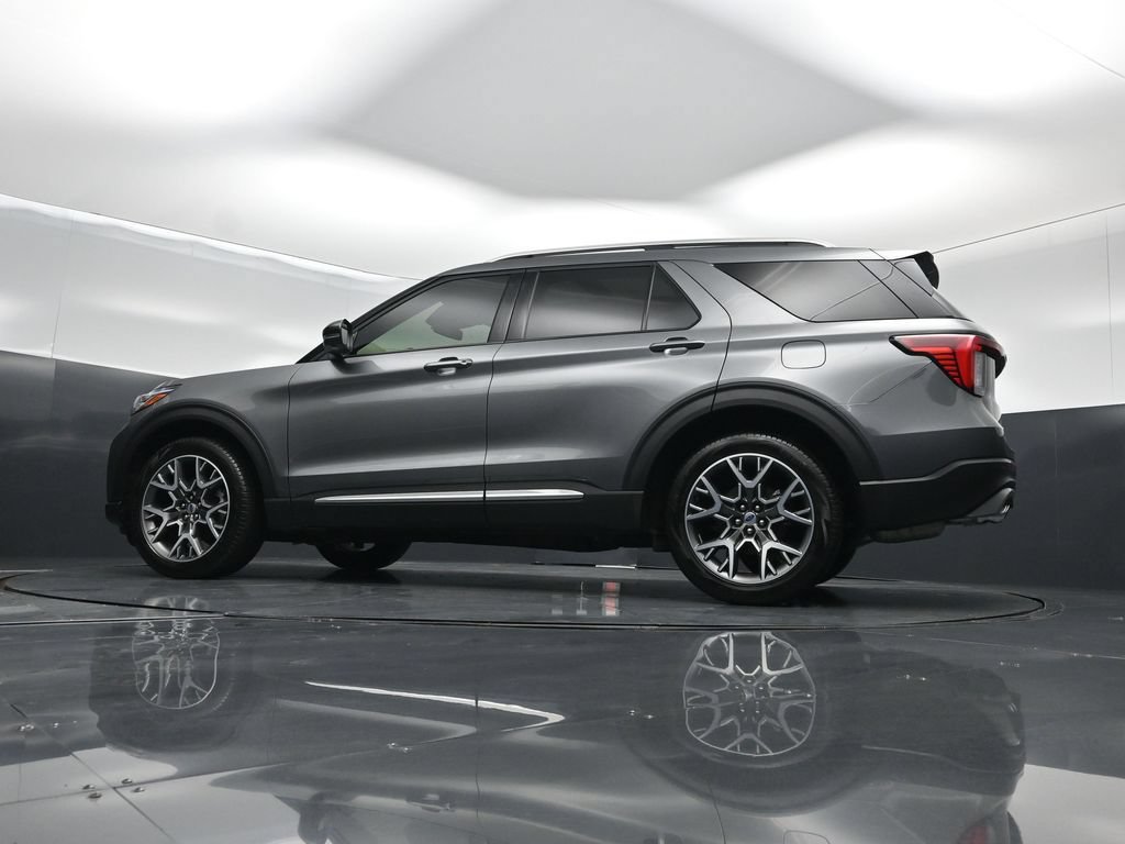 Certified 2025 Ford Explorer Platinum w/ Ultimate Package AWD/4WD image 52