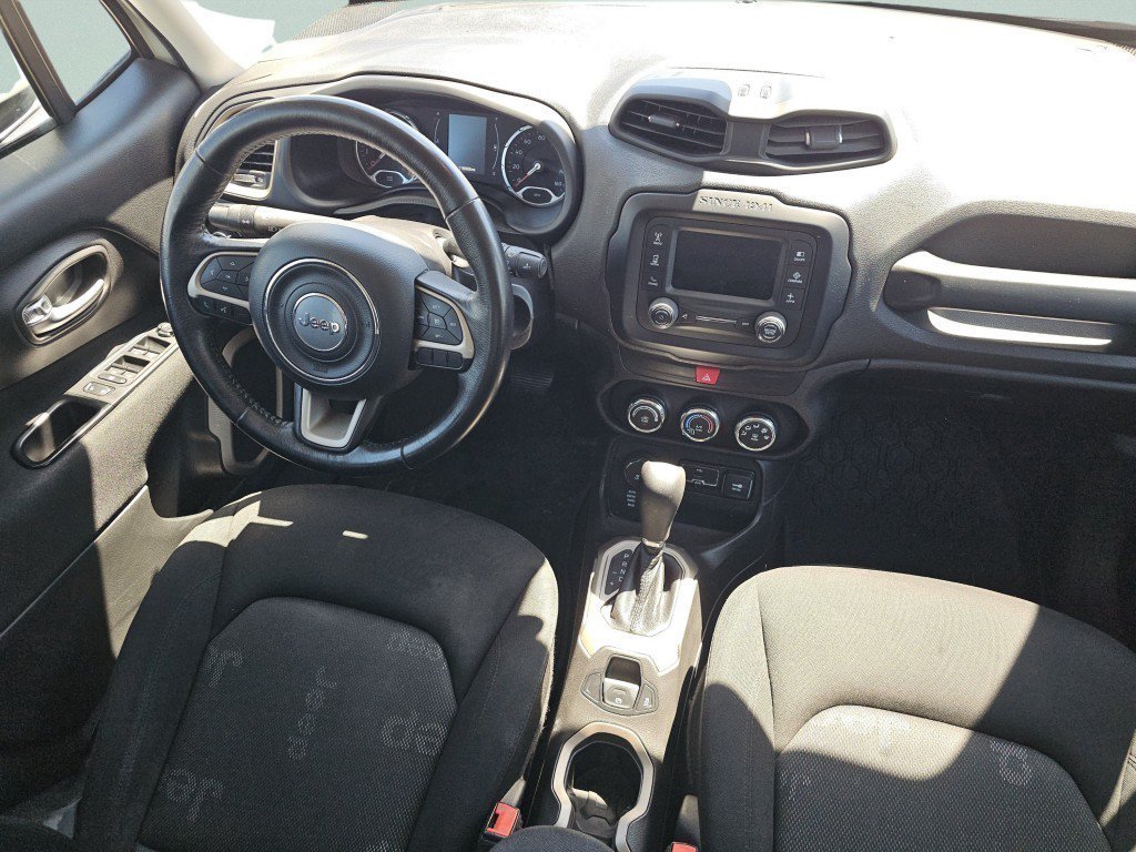 Used 2017 Jeep Renegade Latitude AWD/4WD image 25