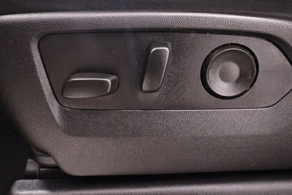 Used 2024 Chevrolet Silverado 1500 LT image 17