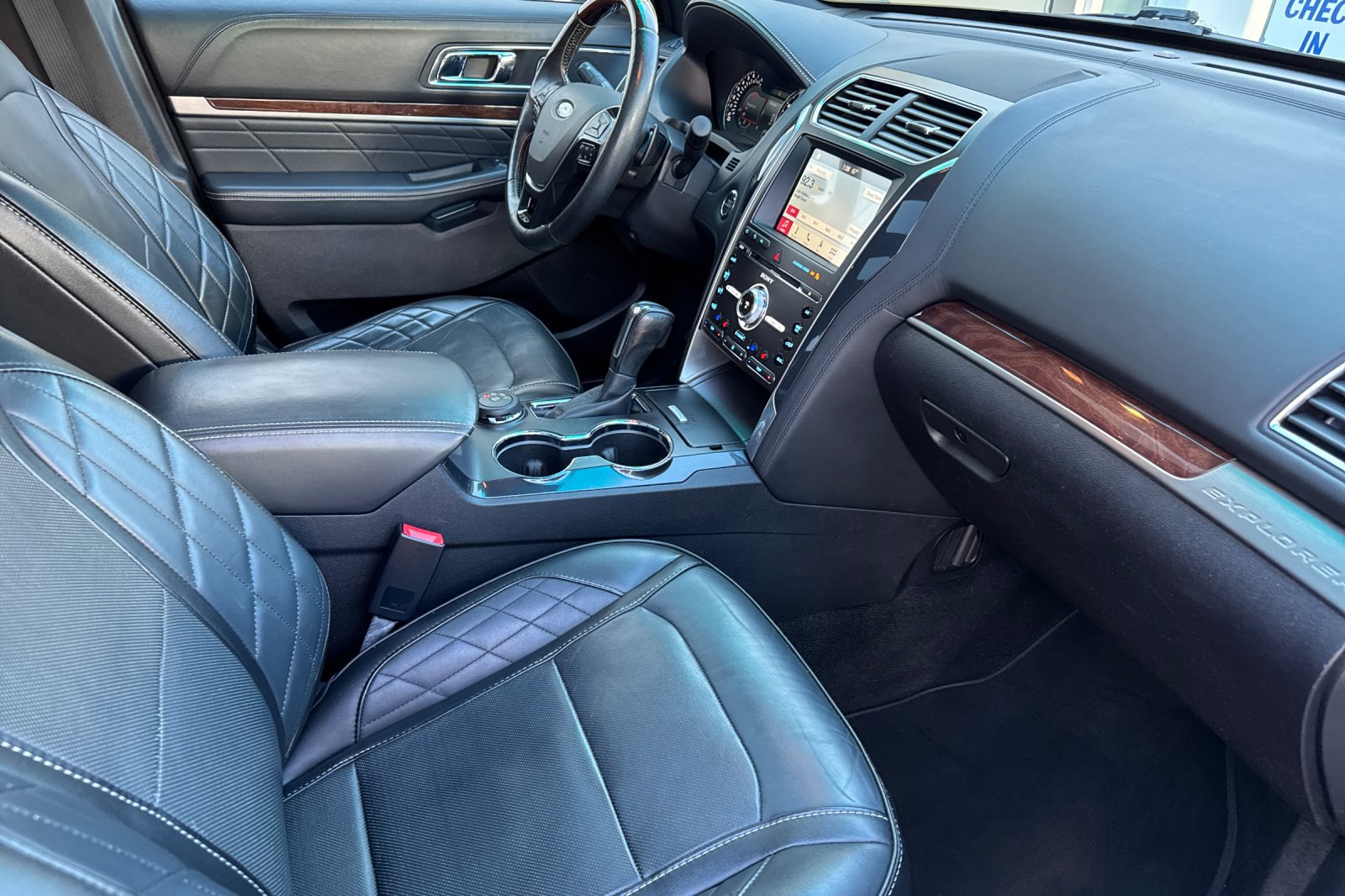 Certified 2017 Ford Explorer Platinum AWD/4WD image 17