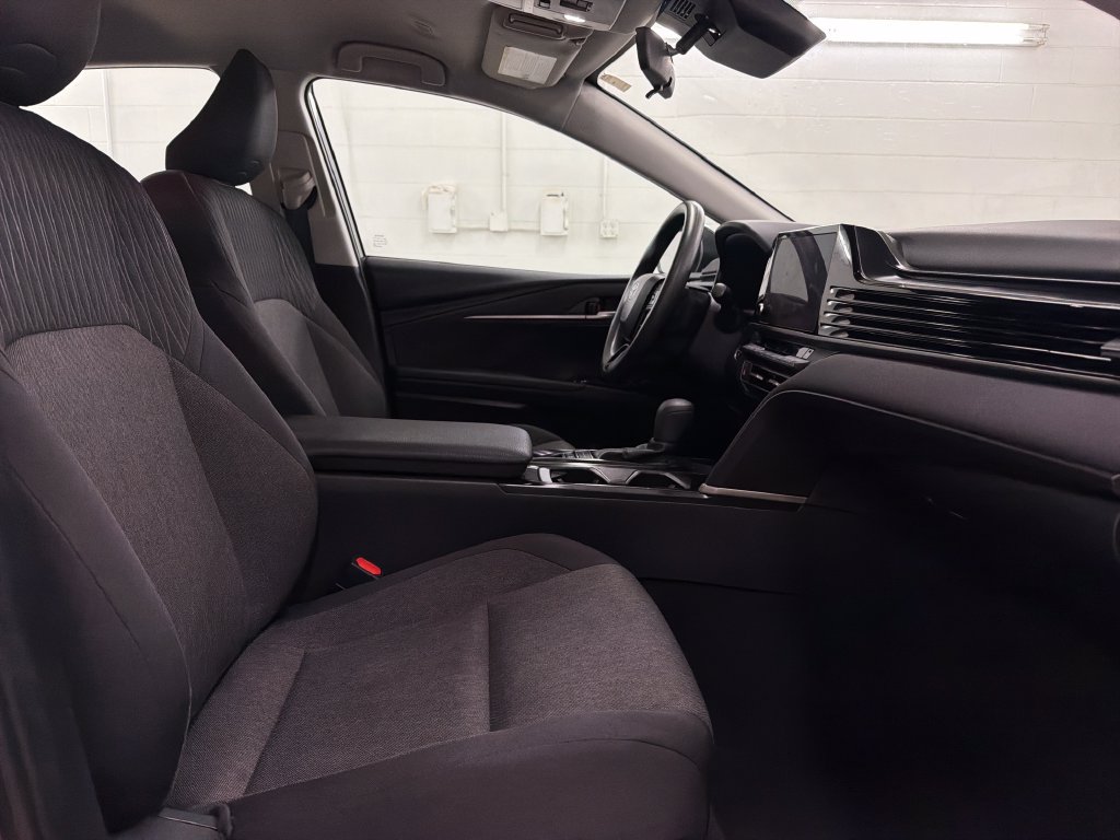 Used 2025 Toyota Camry LE FWD image 28