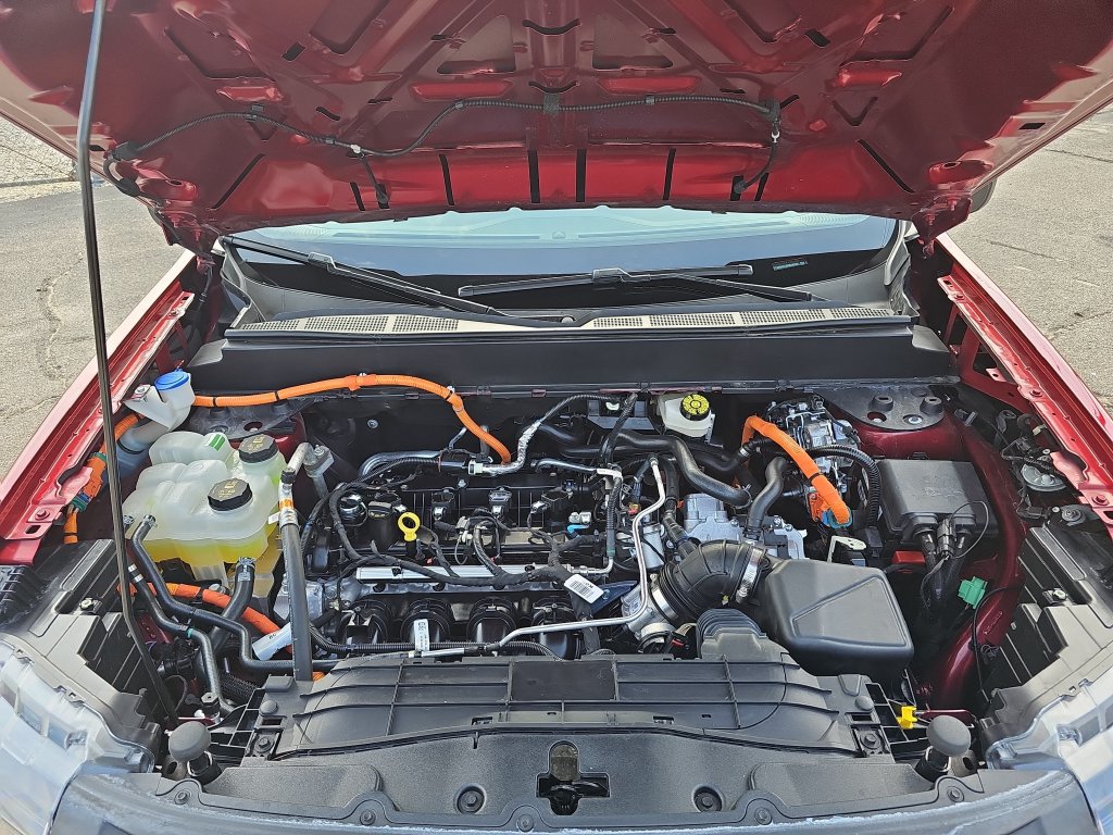 Certified 2025 Ford Maverick XLT FWD image 29