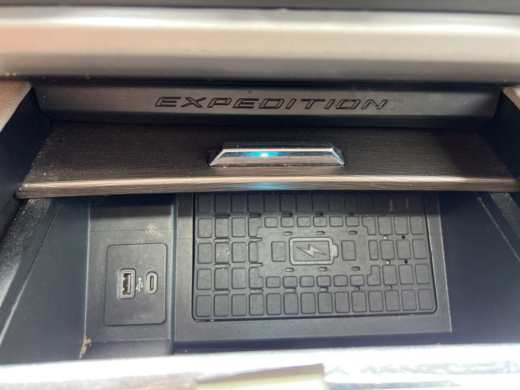 Certified 2022 Ford Expedition Max Limited image 32