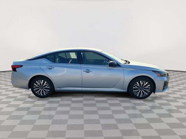 Used 2024 Nissan Altima 2.5 SV FWD image 6