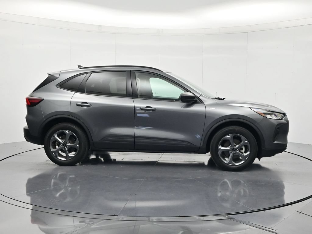 Certified 2025 Ford Escape ST-Line AWD/4WD image 4
