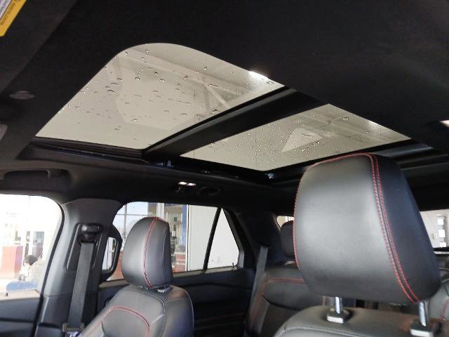 Certified 2023 Ford Explorer ST-Line w/ Class IV Trailer Tow Package image 17