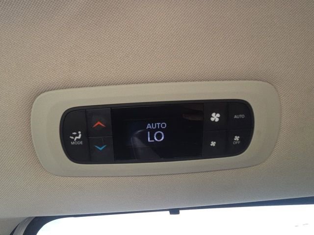Used 2023 Chrysler Pacifica Touring-L FWD image 21