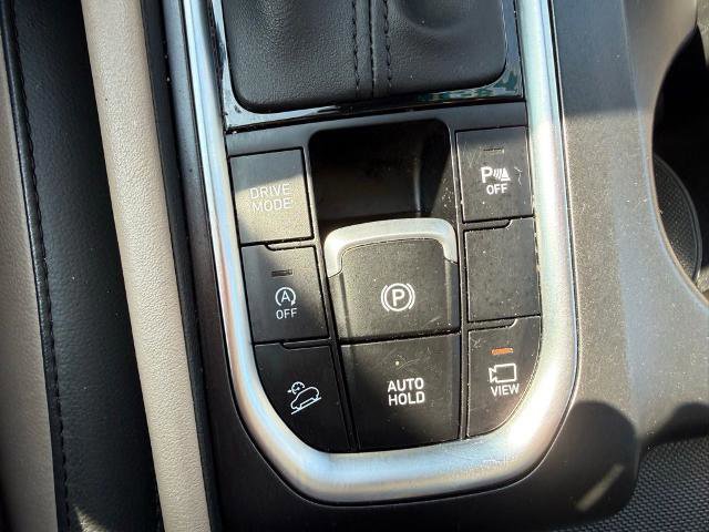 Used 2020 Hyundai Santa Fe Limited image 25