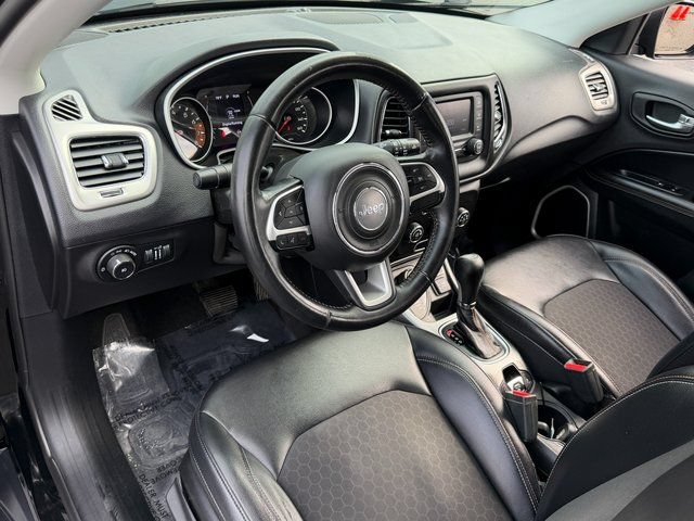 Used 2017 Jeep Compass Latitude AWD/4WD image 39