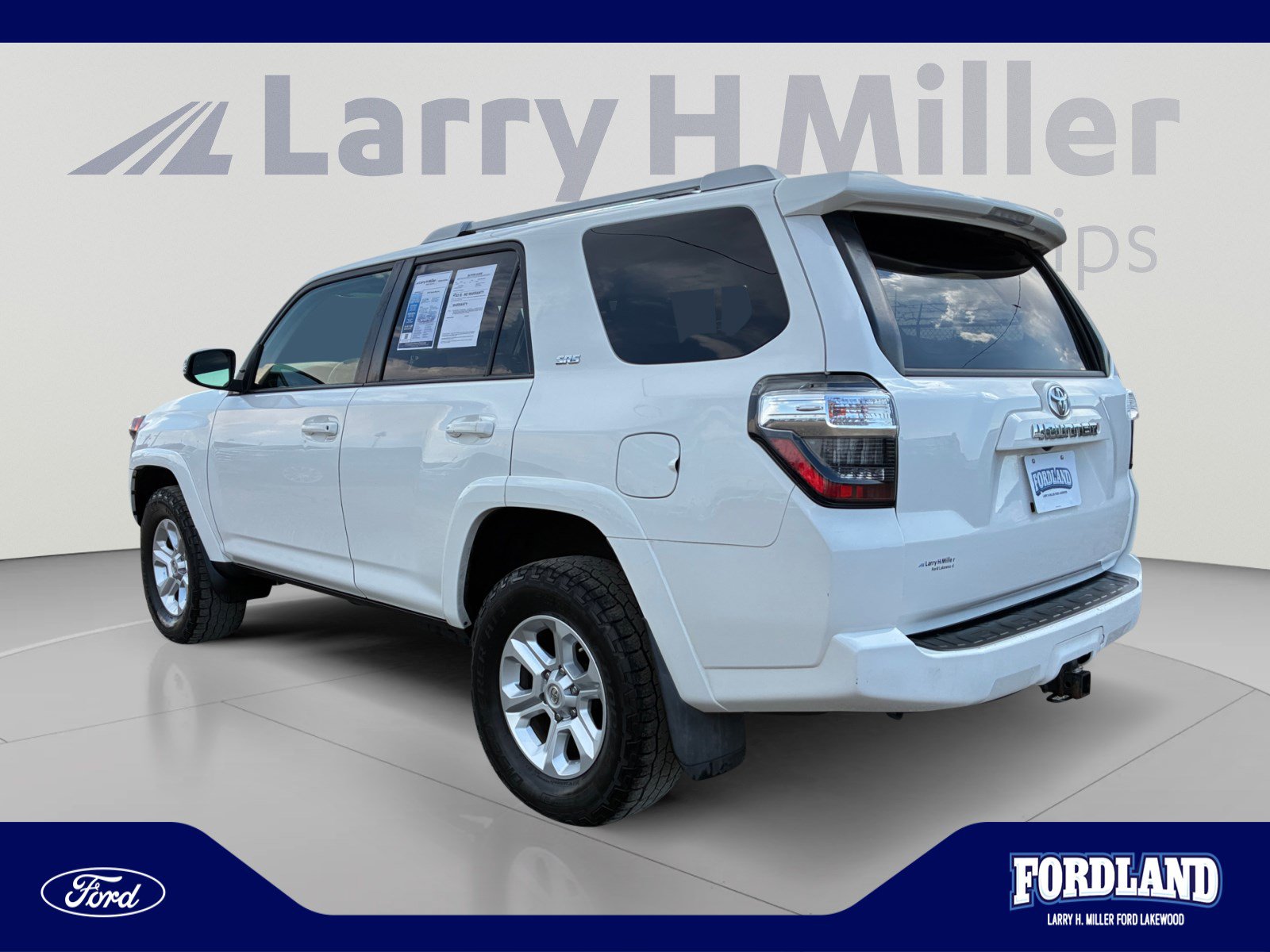 Used 2018 Toyota 4Runner SR5 Premium AWD/4WD image 3