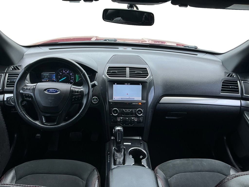 Certified 2019 Ford Explorer XLT w/ Equipment Group 202A FWD image 17