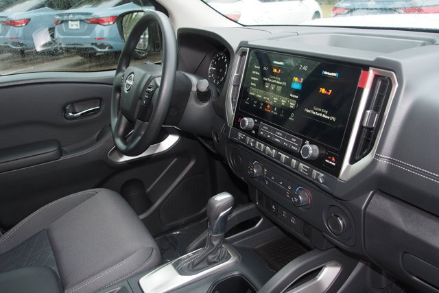 Used 2026 Nissan Frontier SV RWD image 10