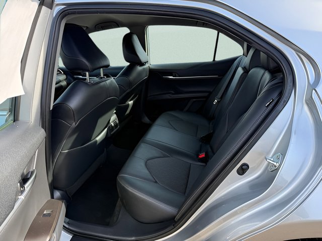 Used 2023 Toyota Camry XSE FWD image 5
